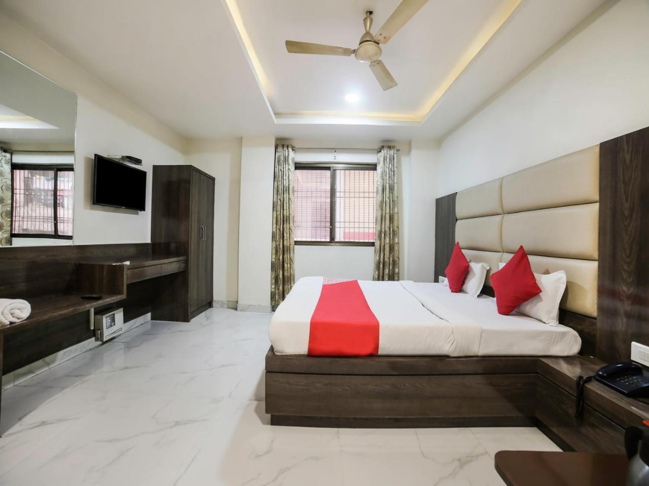 Oyo 10277 Hotel Delux Golden Ajmer Exterior photo